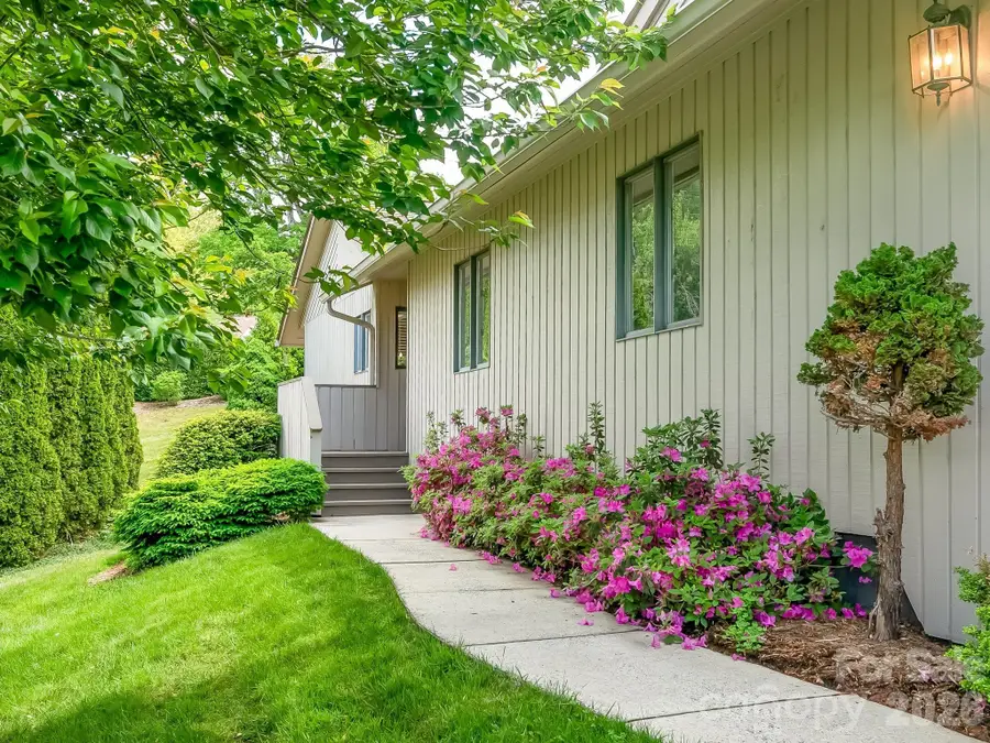 136 Deerlake Drive, Asheville, NC 28803 - #2