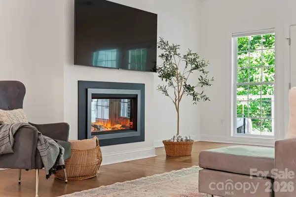 2508 Carriage Falls Court, Hendersonville, NC 28791