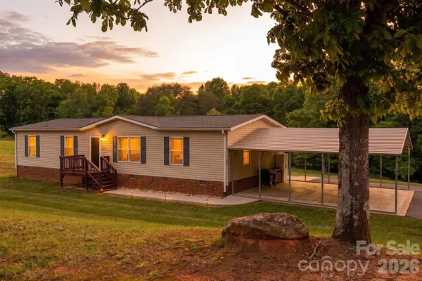 207 Mount Wesley Church Road, Hiddenite, NC 28636