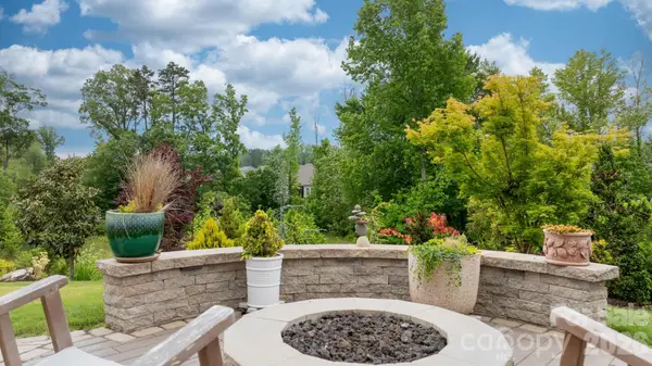 5034 Grand Champion Court, Iron Station, NC 28080