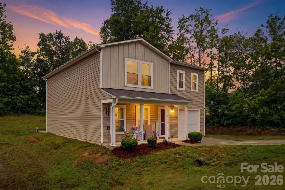1916 Country Way, Hickory, NC 28601 - #1