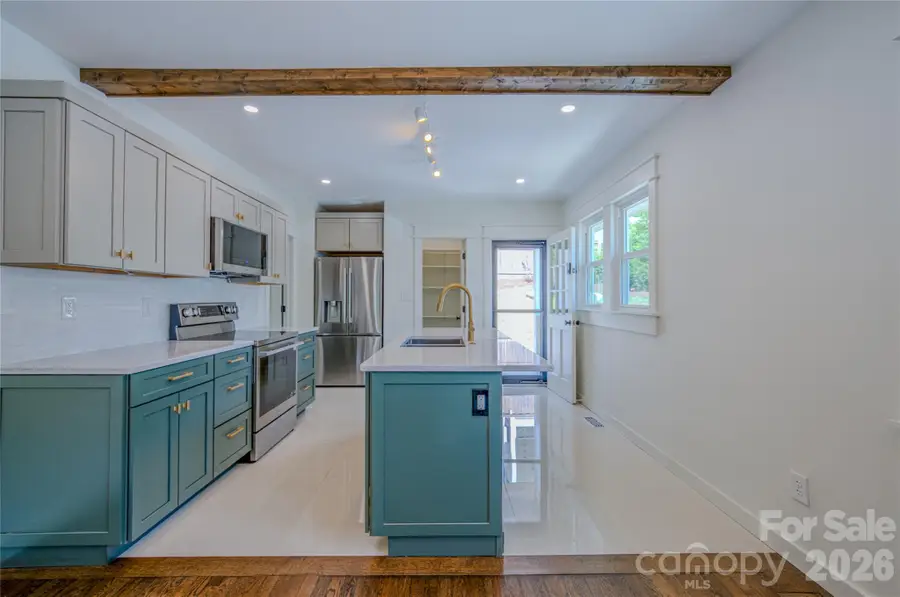 26 Henrietta Street, Asheville, NC 28801 - #3