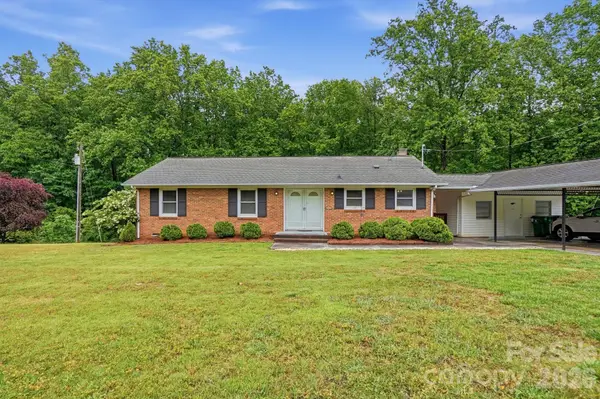 6704 Alanbrook Road, Charlotte, NC 28215