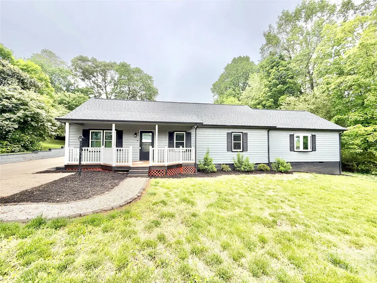 1586 Kenlane Drive, Hickory, NC 28601 - #1