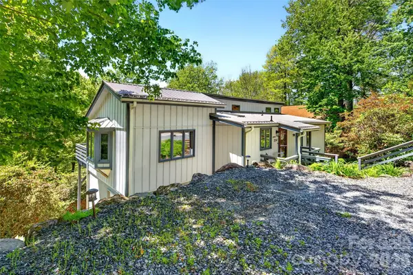 334 Harbor Lake Road, Newland, NC 28657