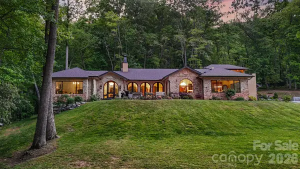 959 & 957 Dave Whitaker Road, Horse Shoe, NC 28742