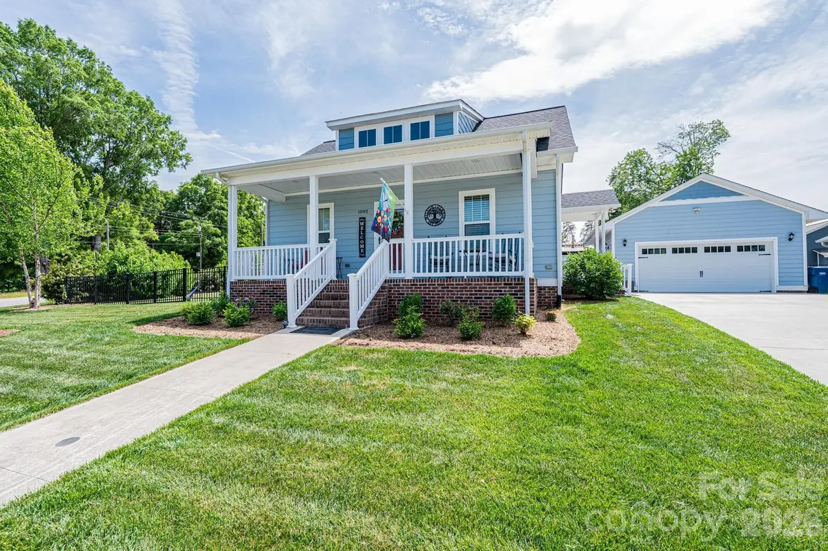 1092 33rd Avenue Loop Ne, Hickory, NC 28601 - #1