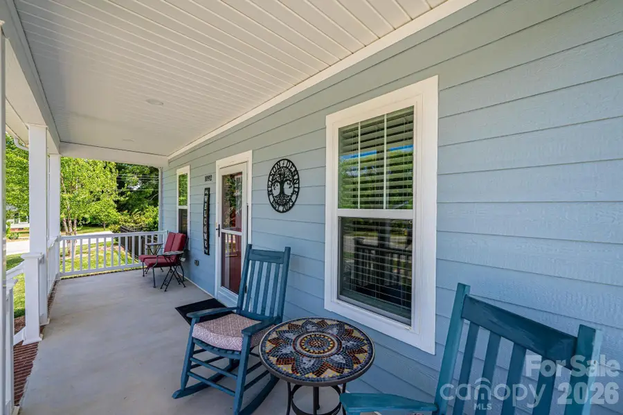 1092 33rd Avenue Loop Ne, Hickory, NC 28601 - #3