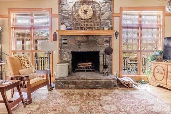 97 Covered Bridge Road, Stecoah, NC 98771
