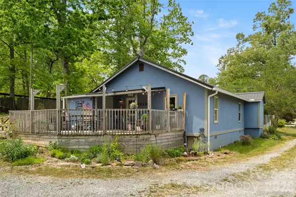 28 Cathys Cove Road, Hendersonville, NC 28792