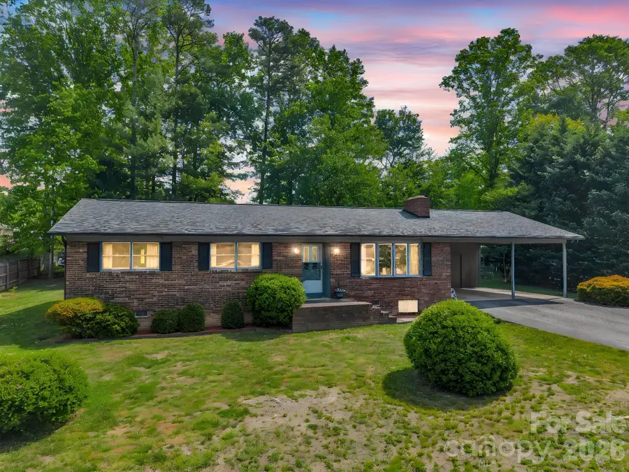 121 Greenfield Lane, Hendersonville, NC 28792 - #2