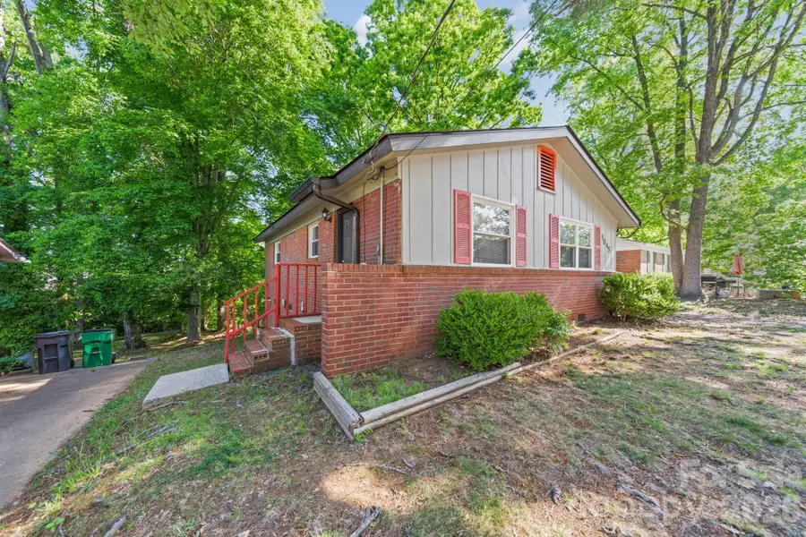 5045 Curtiswood Drive, Charlotte, NC 28213 - #3