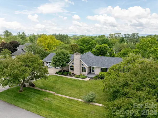 8 Scenic View Road, Weaverville, NC 28787
