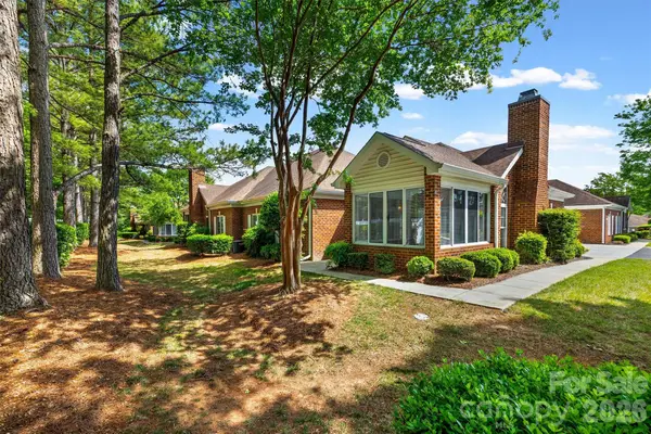 8228 Windsor Ridge Drive, Charlotte, NC 28277