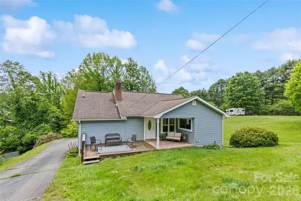 48 Medford Avenue, Waynesville, NC 28786