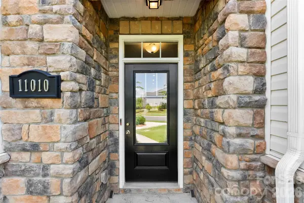11010 Chalkbark Lane, Charlotte, NC 28262