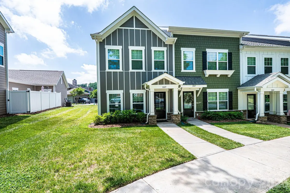1809 Edgewater Drive Nw, Conover, NC 28613 - #1