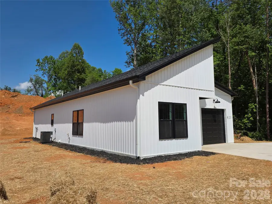 921 Overlook Drive Sw #5, Lenoir, NC 28645 - #2