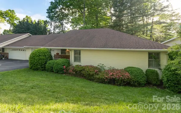 108 Bridgetteloop Road, Hendersonville, NC 28791