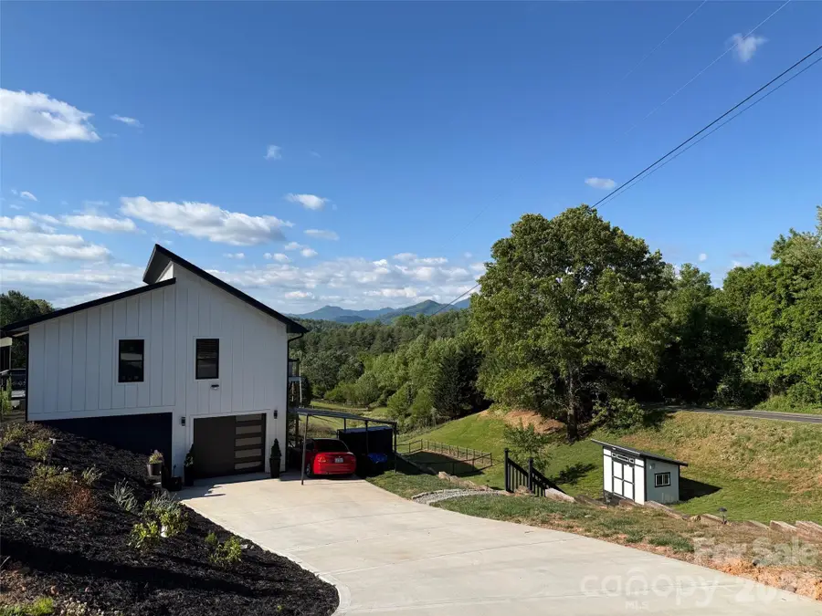 1 Little Oak Road, Leicester, NC 28748 - #3