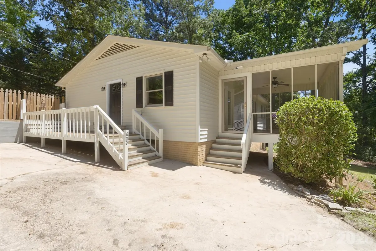 609 Davis Street, Lancaster, SC 29720 - #1