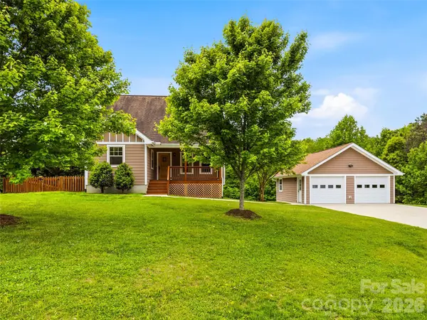 235 Hidden Knoll Drive, Hendersonville, NC 28792