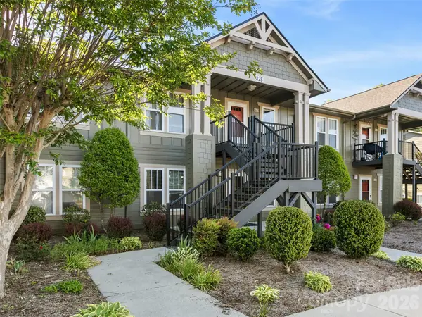 1704 Deermouse Way, Hendersonville, NC 28792