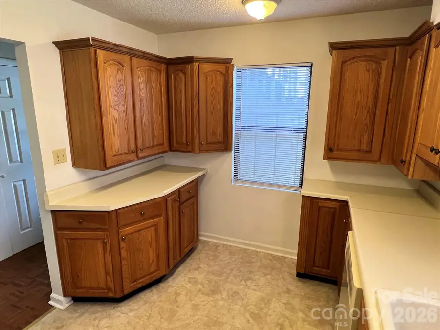 2401 Abbey Circle, Asheville, NC 28805 - #3