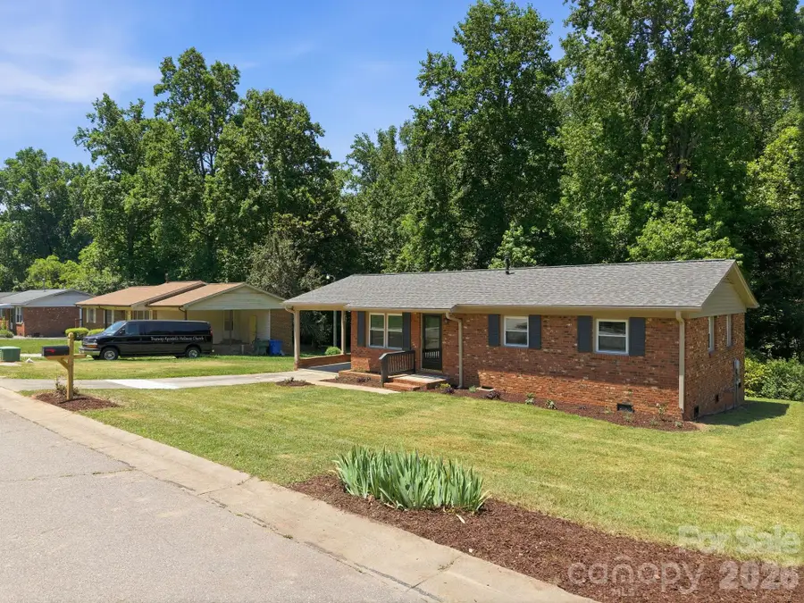 413 E Mclelland Avenue, Mooresville, NC 28115 - #3