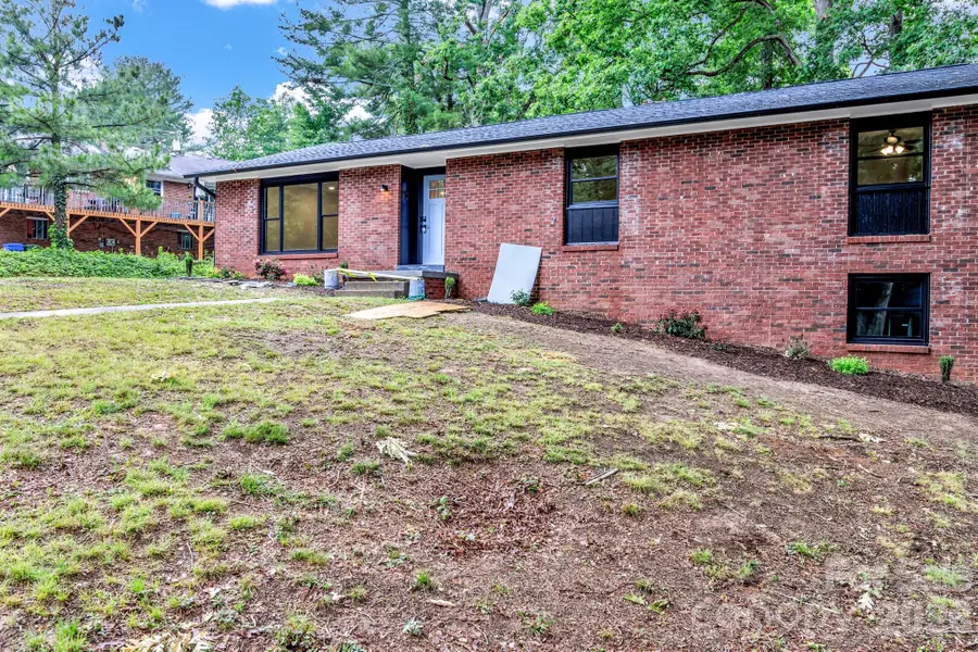 4 Barnes Road, Asheville, NC 28803 - #2