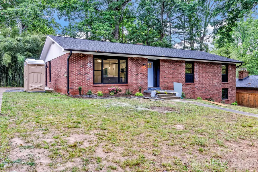 4 Barnes Road, Asheville, NC 28803 - #3