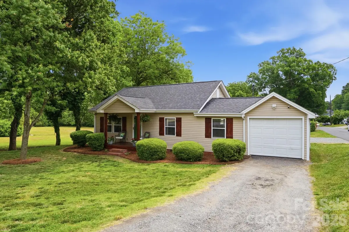 215 W Dallas Road, Stanley, NC 28164 - #1