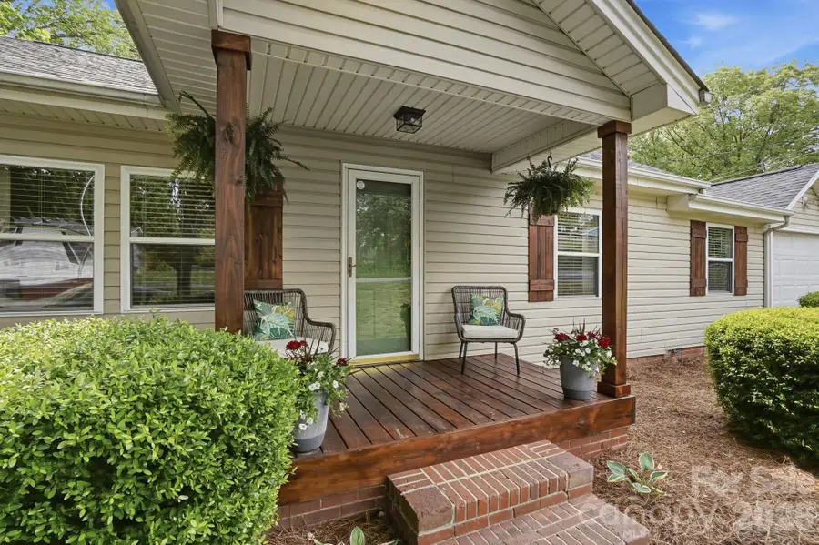215 W Dallas Road, Stanley, NC 28164 - #3