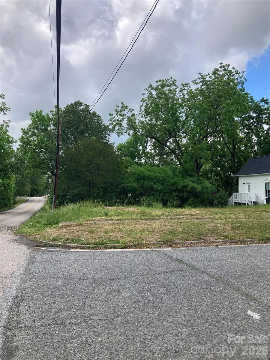 610 S Yadkin Avenue S, Spencer, NC 28159 - #3