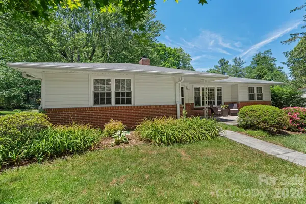 107 Appledore Avenue, Hendersonville, NC 28739