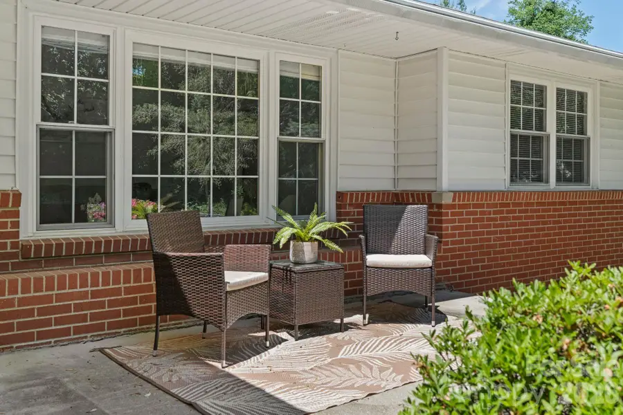 107 Appledore Avenue, Hendersonville, NC 28739 - #2
