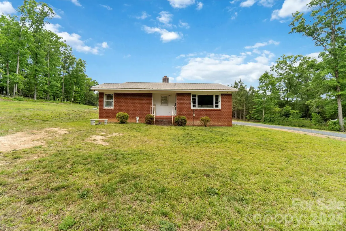 421 E Passaic Street, Peachland, NC 28133 - #1