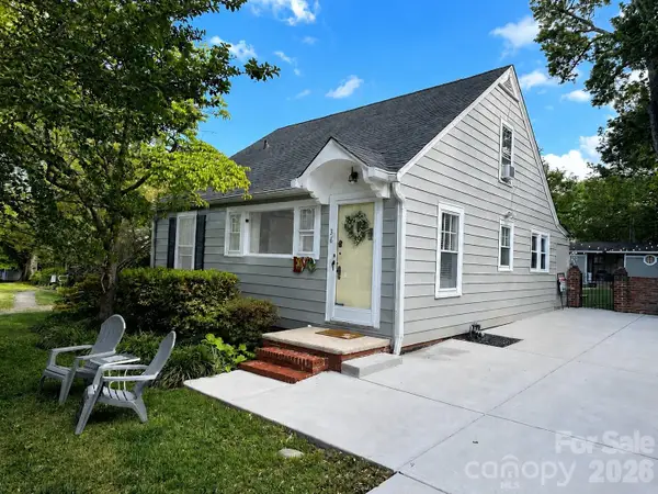 36 20th Avenue Ne, Hickory, NC 28601