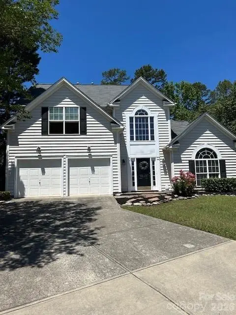 8800 Cavonnier Lane, Charlotte, NC 28216
