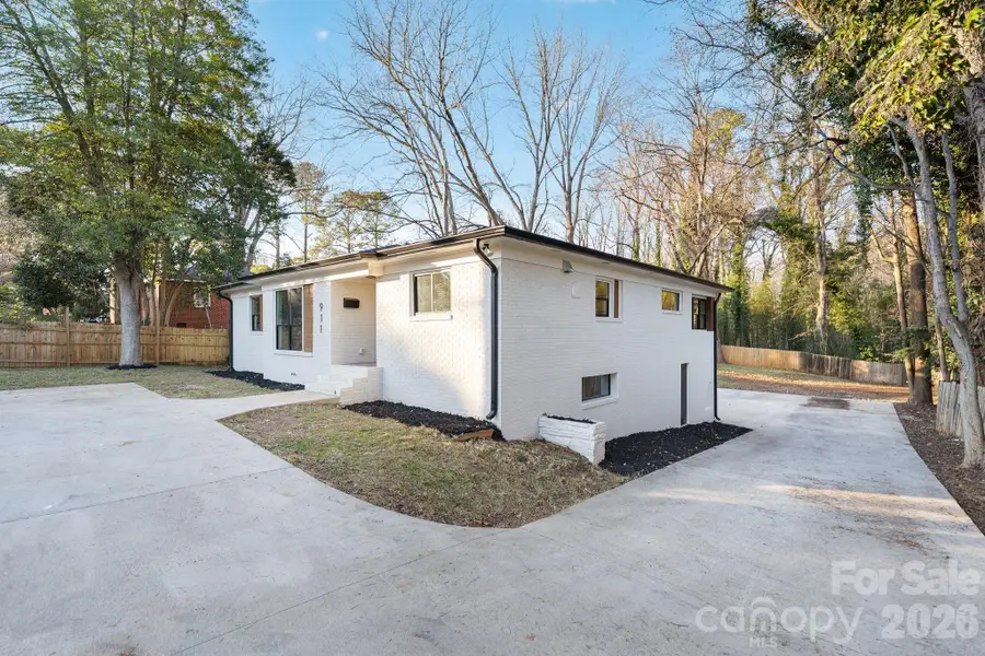911 E Woodlawn Road, Charlotte, NC 28209 - #2