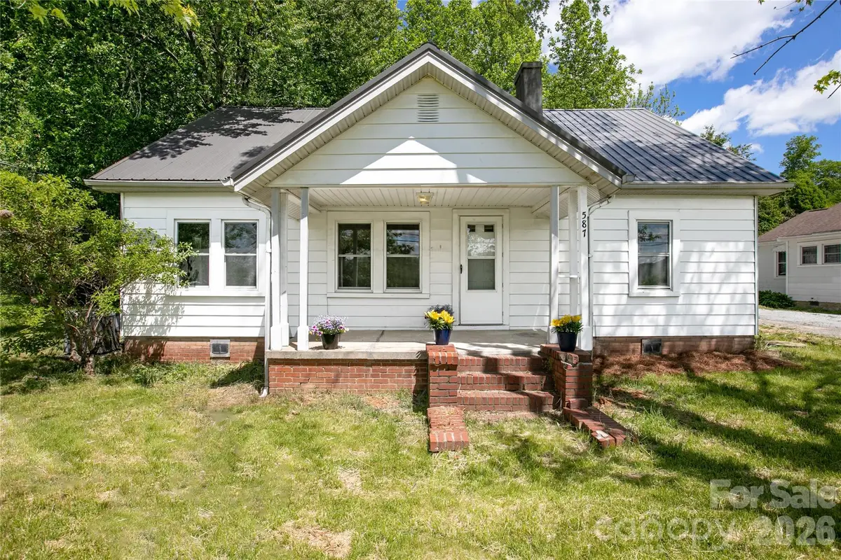 587 Old Hendersonville Highway, Brevard, NC 28712 - #1