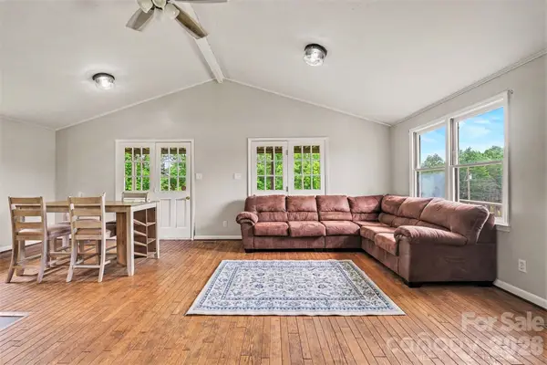 2960 Lavina Lane, Claremont, NC 28610