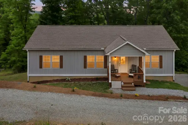 127 Cairens Ridge Drive, Mills River, NC 28759