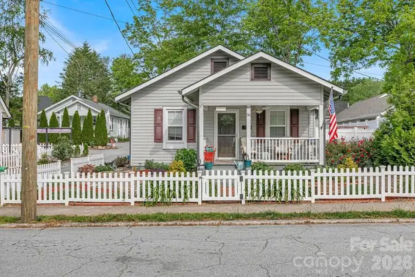 36 S Oaklawn Avenue, Brevard, NC 28712