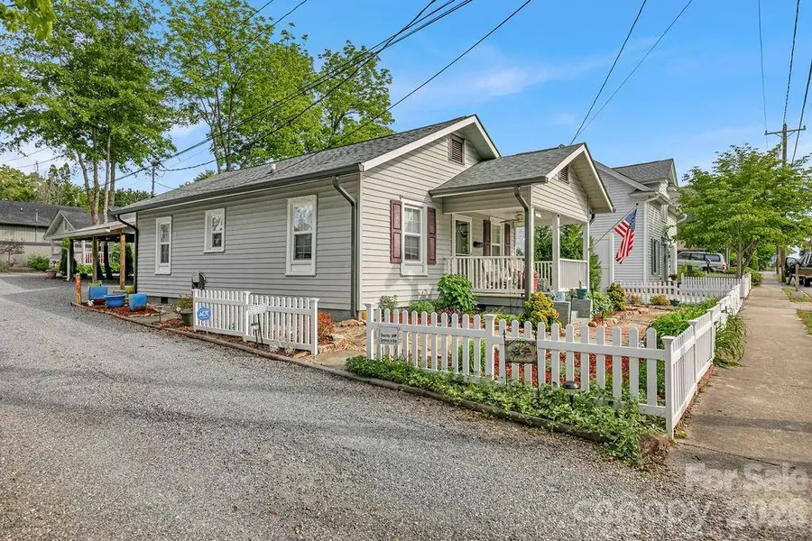 36 S Oaklawn Avenue, Brevard, NC 28712 - #2
