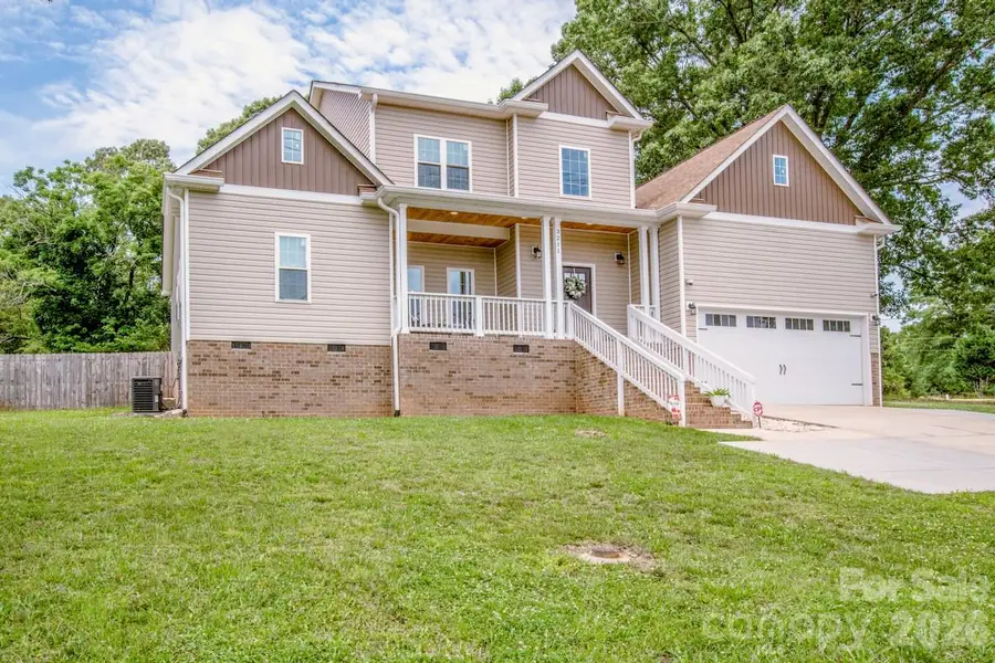 3211 Oakdale Road, Charlotte, NC 28216 - #2