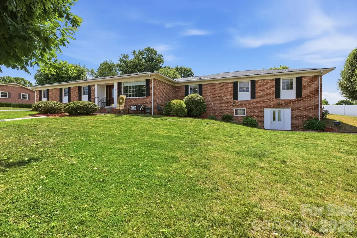 912 Briggs Street Nw, Valdese, NC 28690 - #1