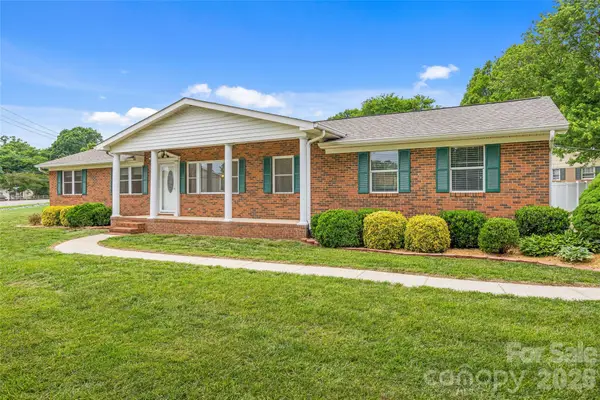 2430 Old Cedarwood Drive Nw, Concord, NC 28027