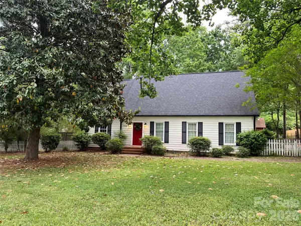 14132 Honeysuckle Ridge Drive, Matthews, NC 28105