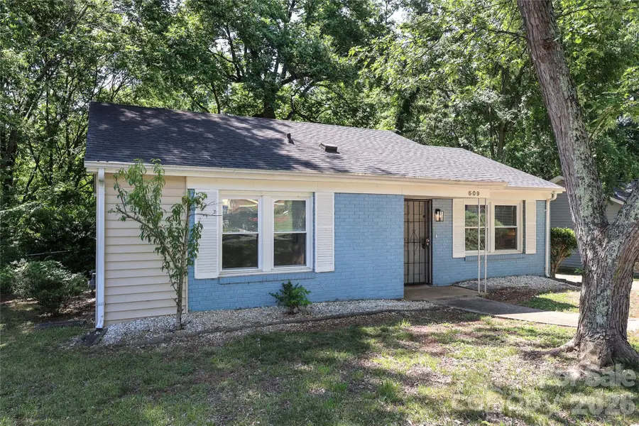 609 Fawnbrook Lane, Charlotte, NC 28217 - #2